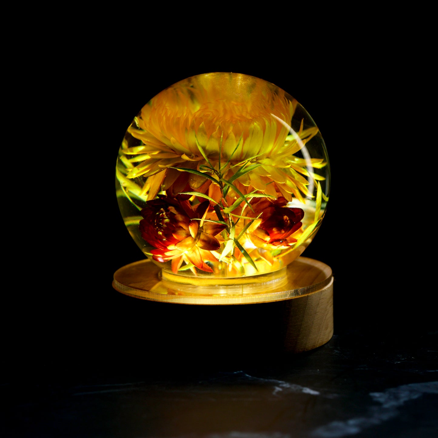 Strawflower Epoxy Lamp