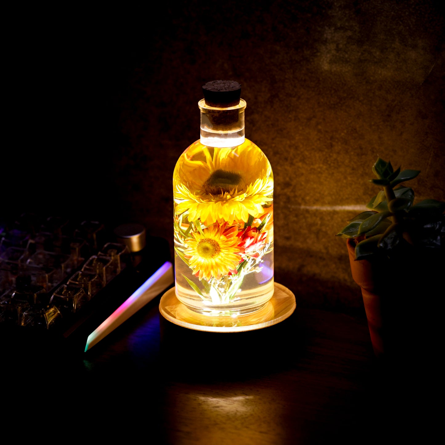 Strawflower Epoxy Lamp