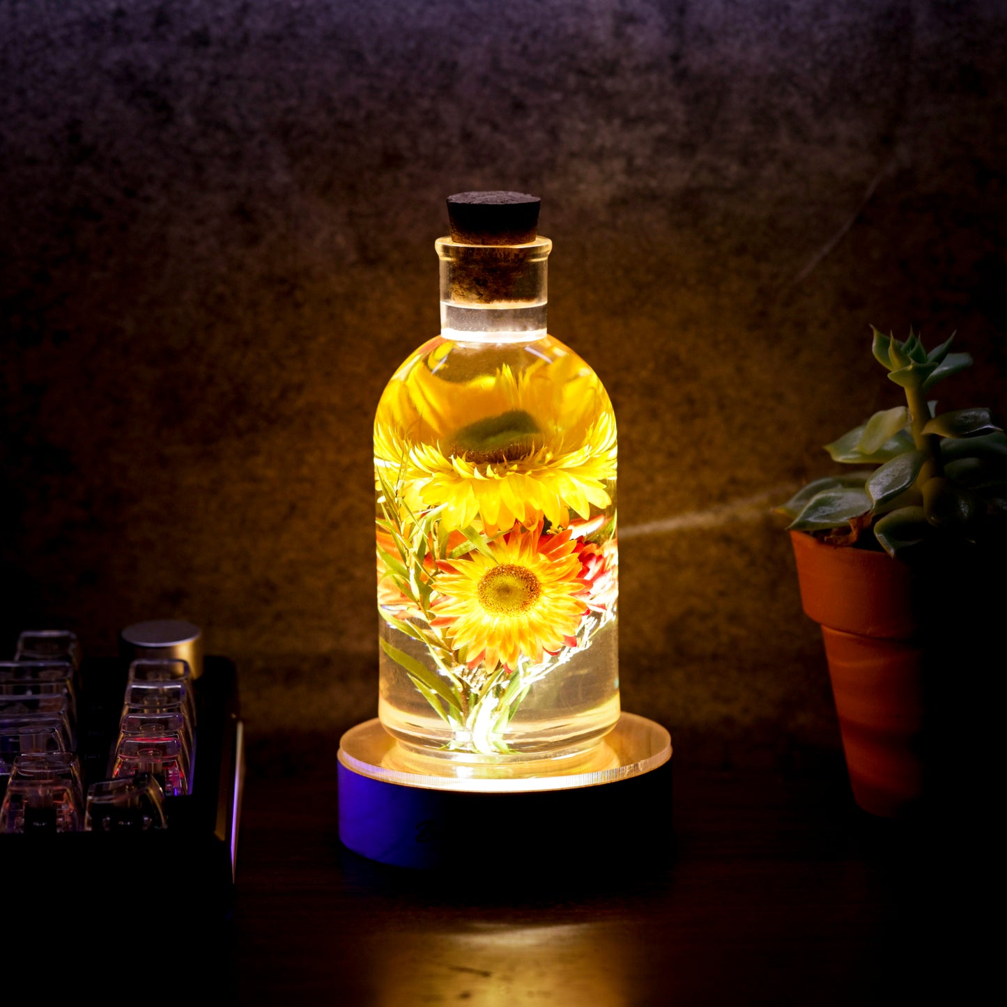 Strawflower Epoxy Lamp