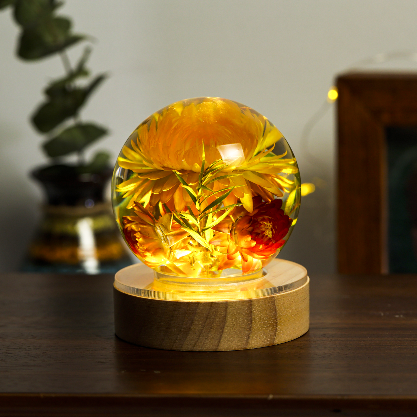 Strawflower Epoxy Lamp